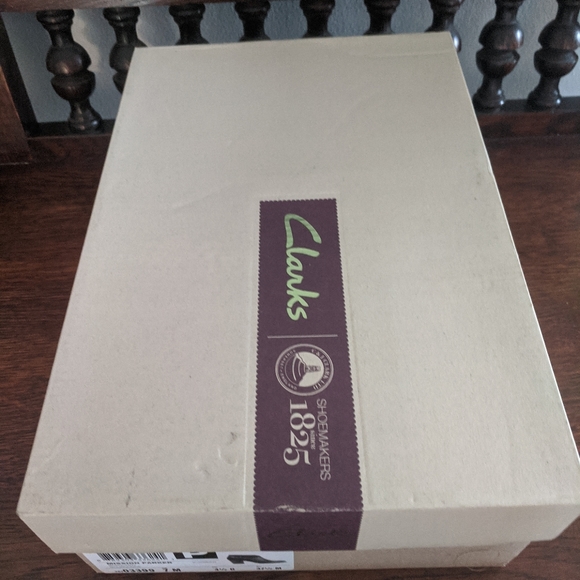 Clarks booties beautiful burgundy color - Picture 7 of 8